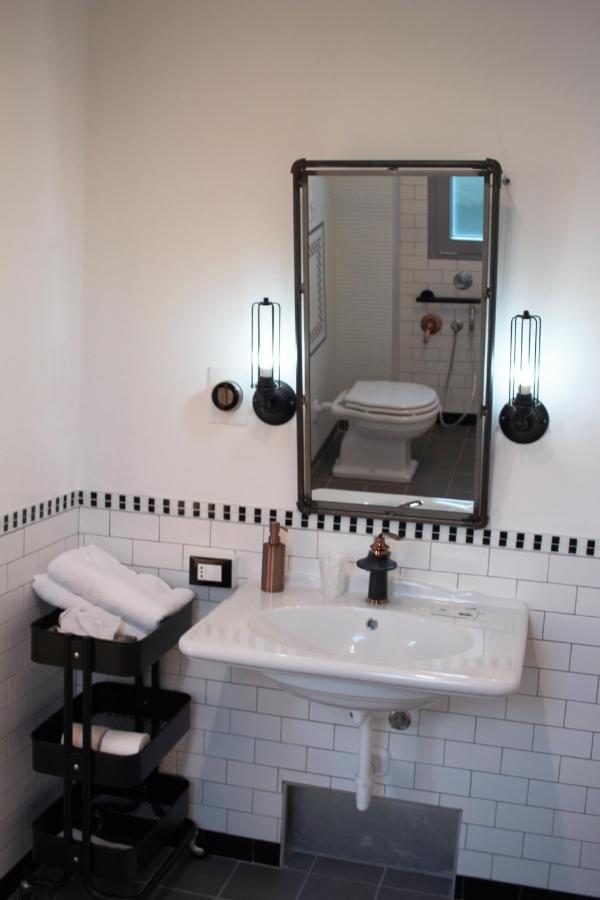 Bed and Breakfast Bb Sharingloft Sirmione Exterior foto